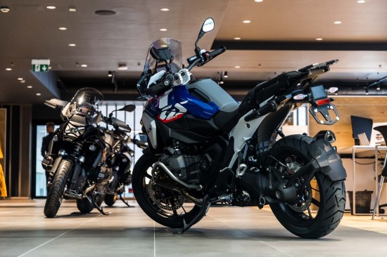 BMW pristatė šio sezono motociklų flagmaną: „BMW R 1300 GS“