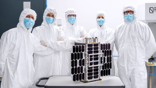 Misijas pradeda savaitgalį į orbitą pakilę „NanoAvionics“ palydovai – vienas jų padės plėsti žinias apie juodąsias skyles