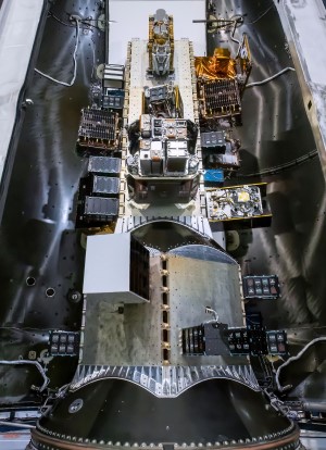 Misijas pradeda savaitgalį į orbitą pakilę „NanoAvionics“ palydovai – vienas jų padės plėsti žinias apie juodąsias skyles