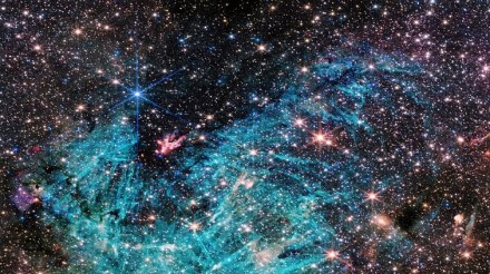 Paukščių takas / NASA, ESA, CSA, STScI ir S. Crowe nuotr. Paukščių takas / NASA, ESA, CSA, STScI ir S. Crowe nuotr.