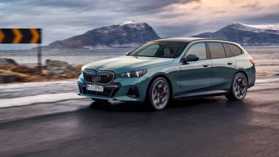BMW išleis elektrinį universalą – „BMW i5 Touring“