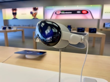 Daugiau nei pusė „Apple Vision Pro“ programėlių yra mokamos