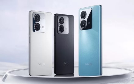 „Vivo“ pristatė naująjį „Y100t“ išmanųjį telefoną