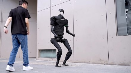 Kinijos robotas „Unitree Android H1“ pasiekė pasaulio greičio rekordą