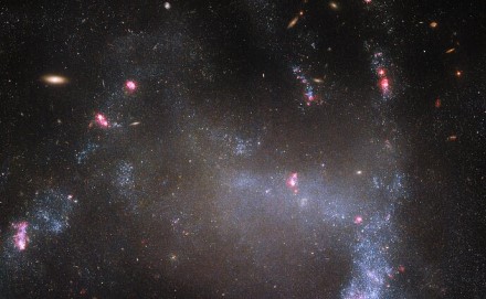 UGC 5829 galaktika / EKA / Hubble ir NASA, R. Tully, M. Messa
