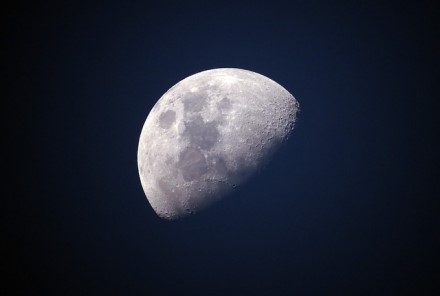 Kai Lietuvoje 9 valandos, kiek valandų Mėnulyje? NASA užsimojo įvesti aiškumo