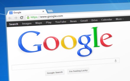 „Google“ svarsto galimybę apmokestinti tam tikras savo paieškos funkcijas