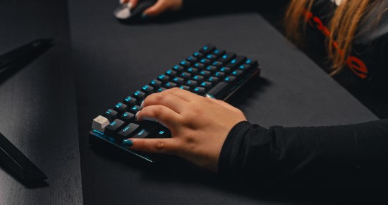 „Logitech G“ pristato „PRO X 60“ žaidimų klaviatūrą