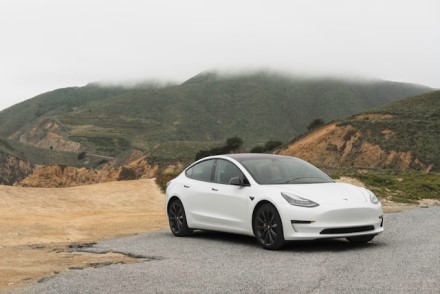 Rugpjūčio 8 „Tesla“ pasauliui pristatys savo robotaksį