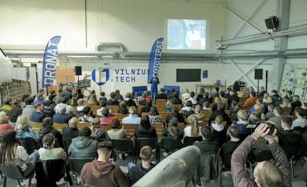 NASA astronautė „Vilnius Tech“ studentams: šiame universitete visus jaudina skrydžiai