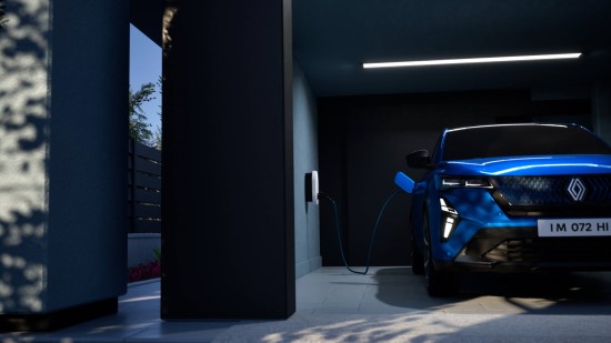 „Alpine“ patirtimi praturtinta „Renault“ naujiena – iš tinklo įkraunamas hibridas „Rafale E-Tech 4x4 300 HP“ „Alpine“ patirtimi praturtinta „Renault“ naujiena – iš tinklo įkraunamas hibridas „Rafale E-Tech 4x4 300 HP“