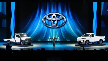 „Toyota“ visiškai pakeitė savo kursą ir skelbia apie įspūdingo dydžio investicijas