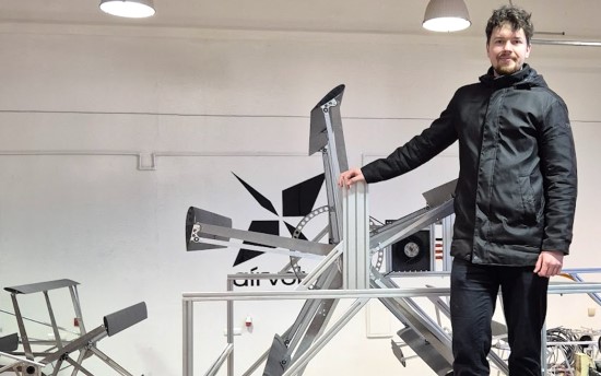 „Airvolve“ technologijų vadovas šalia sukurto rotoriaus
