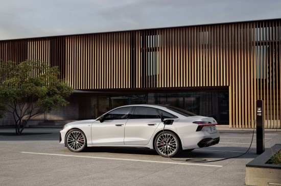 Sportiškumo ir efektyvumo dermė: naujieji „Audi A6“ įkraunami hibridiniai modeliai Sportiškumo ir efektyvumo dermė: naujieji „Audi A6“ įkraunami hibridiniai modeliai