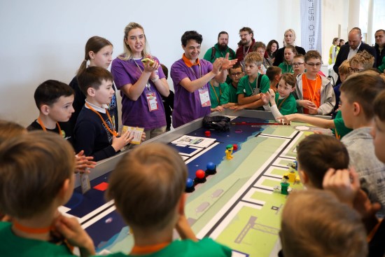 Kaune įvyko Pasaulinės robotų olimpiados nacionalinis turnyras – Lietuvos komandos ruošiasi Singapūrui Kaune įvyko Pasaulinės robotų olimpiados nacionalinis turnyras – Lietuvos komandos ruošiasi Singapūrui