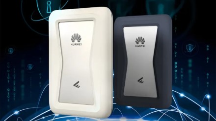 „Huawei“ pristatė beveik nesunaikinamą SSD diską, kuris gali atlaikyti net ir automobilio svorį „Huawei“ pristatė beveik nesunaikinamą SSD diską, kuris gali atlaikyti net ir automobilio svorį