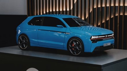 Legendinis „Yugo“ sugrįžta: po beveik 20 metų pertraukos kultinis automobilis atgims visiškai naujai Legendinis „Yugo“ sugrįžta: po beveik 20 metų pertraukos kultinis automobilis atgims visiškai naujai
