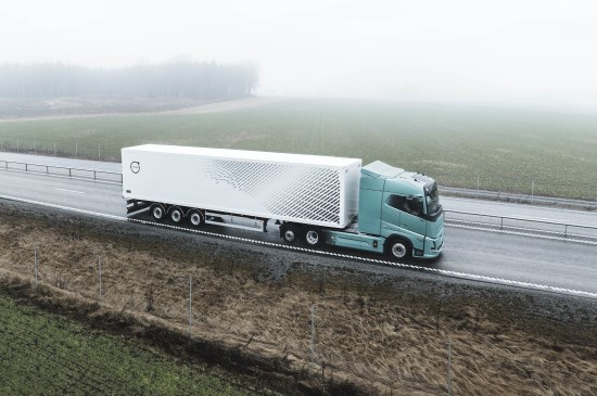 Naujas greitai įkraunamas elektrinis „Volvo“ sunkvežimis nuvažiuos 600 kilometrų Naujas greitai įkraunamas elektrinis „Volvo“ sunkvežimis nuvažiuos 600 kilometrų