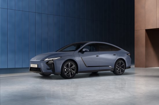„Lexus“ pristato naujos kartos ES modelį „Lexus“ pristato naujos kartos ES modelį