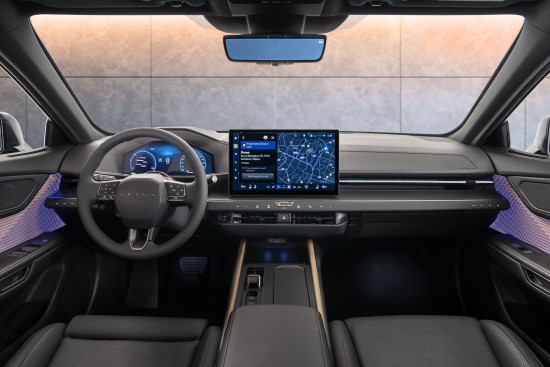 „Lexus“ pristato naujos kartos ES modelį „Lexus“ pristato naujos kartos ES modelį