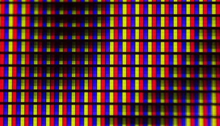 Korėjos mokslininkai į OLED ekrano pikselius integravo garsiakalbius Korėjos mokslininkai į OLED ekrano pikselius integravo garsiakalbius