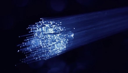 1 000 000 Gbit/s ir 1800 km atstumas: japonai pasiekė duomenų perdavimo greičio rekordą naudojant beveik įprastą optinį pluoštą 1 000 000 Gbit/s ir 1800 km atstumas: japonai pasiekė duomenų perdavimo greičio rekordą naudojant beveik įprastą optinį pluoštą