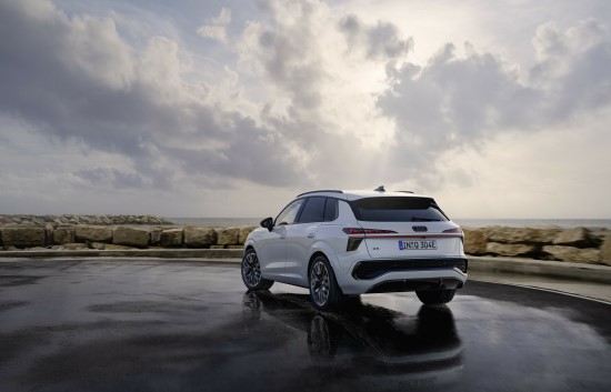 Naujas etalonas kompaktiškų automobilių klasėje: trečioji „Audi Q3“ karta Naujas etalonas kompaktiškų automobilių klasėje: trečioji „Audi Q3“ karta