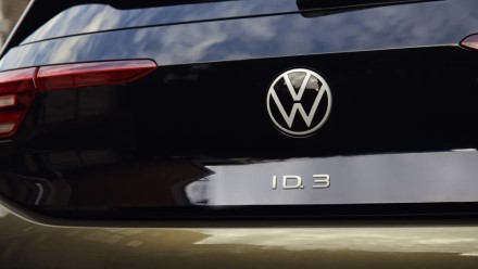 „Volkswagen“ turi rimtų problemų: tūkstančiai automobilių stovi be pirkėjų, nuotraukos atskleidžia liūdną realybę „Volkswagen“ turi rimtų problemų: tūkstančiai automobilių stovi be pirkėjų, nuotraukos atskleidžia liūdną realybę