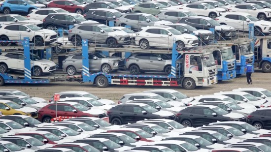 Elektrinių automobilių burbulas netrukus sprogs? Kinijos bendrovės skambina pavojaus varpais