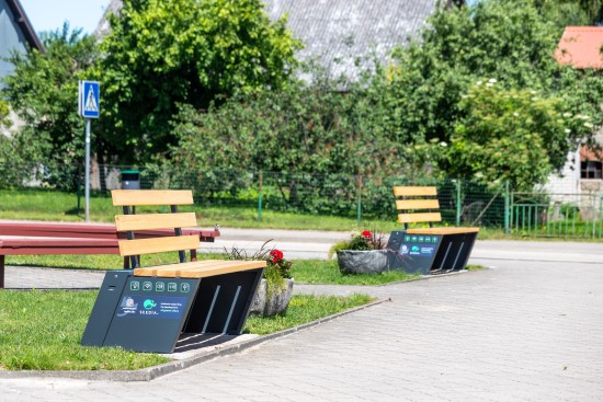 Lietuvos miesteliuose dygsta išmanieji suoliukai: nauja mada ar tikras poreikis? Lietuvos miesteliuose dygsta išmanieji suoliukai: nauja mada ar tikras poreikis?