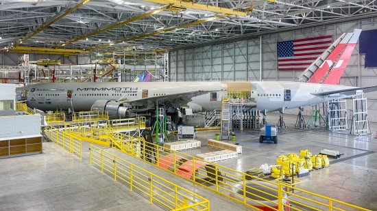 „Avia Solutions Group“ baigia vieną pirmųjų pasaulyje keleivinio „Boeing 777-300ER“ konversiją į krovininį orlaivį „Avia Solutions Group“ baigia vieną pirmųjų pasaulyje keleivinio „Boeing 777-300ER“ konversiją į krovininį orlaivį