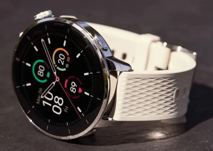 „OnePlus“ pristatė sumažintą „Watch 3“ laikrodžio versiją ir „Buds 4“ ausines „OnePlus“ pristatė sumažintą „Watch 3“ laikrodžio versiją ir „Buds 4“ ausines