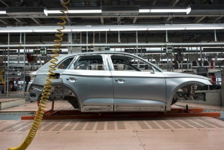„Nissan“ išgyvena ne pačius geriausius laikus: gamyklų uždarymai, darbuotojų išeitinės ir kova už išlikimą