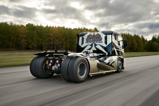Pirmą kartą Lietuvoje – legendinė „Scania Chimera“ kaitins žiūrovus Klaipėdoje Pirmą kartą Lietuvoje – legendinė „Scania Chimera“ kaitins žiūrovus Klaipėdoje