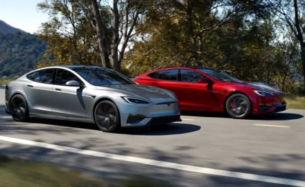 „Tesla“ atskleidė savo elektromobilių akumuliatorių tarnavimo laiką „Tesla“ atskleidė savo elektromobilių akumuliatorių tarnavimo laiką