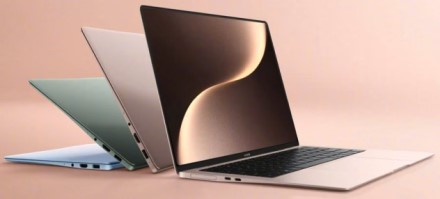„Honor“ pristatė „MagicBook Art 14“ nešiojamą kompiuterį su OLED ekranu ir „Intel“ lustais