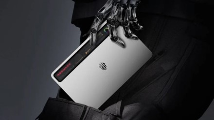 Į Europą atvyksta kompaktiškas „Red Magic“ planšetinis kompiuteris su „Snapdragon 8 Elite“ lustu Į Europą atvyksta kompaktiškas „Red Magic“ planšetinis kompiuteris su „Snapdragon 8 Elite“ lustu