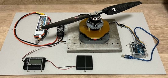 KTU studentas sukūrė pažangią dronų balansavimo sistemą KTU studentas sukūrė pažangią dronų balansavimo sistemą