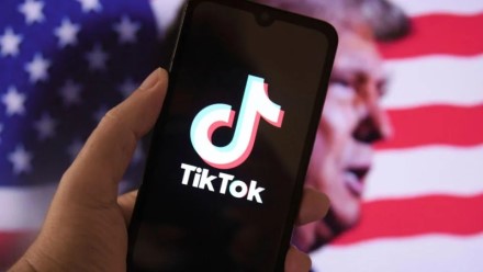 „TikTok“ keičiasi iš pagrindų: amerikiečiams bus skirta atskira versija, likusieji lieka už borto „TikTok“ keičiasi iš pagrindų: amerikiečiams bus skirta atskira versija, likusieji lieka už borto