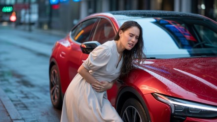 Daugelį žmonių elektromobiliai vemt verčia, ir mokslininkai rado tam paaiškinimą
