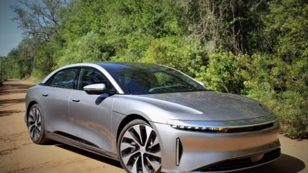 Šis elektromobilis užfiksavo Gineso rekordą: nuvažiuojamas atstumas nustebins net ir benzingalvius