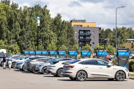 „Ignitis ON“ elektromobilių įkrovimo parkas Palangoje „Ignitis ON“ elektromobilių įkrovimo parkas Palangoje