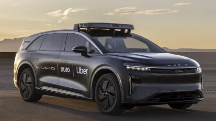 Autonominių taksi era prasideda: „Uber“ ruošiasi į gatves paleisti tūkstančius „Lucid Gravity“ be vairuotojų Autonominių taksi era prasideda: „Uber“ ruošiasi į gatves paleisti tūkstančius „Lucid Gravity“ be vairuotojų