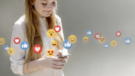 Ekspertai skambina pavojaus varpais: išmaniųjų telefonų poveikis vaikams yra baisesnis nei manyta