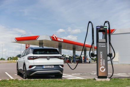 „Inbalance grid“ plečia tinklą – itin greito įkrovimo stotelės kertinėse lokacijose keliaujant