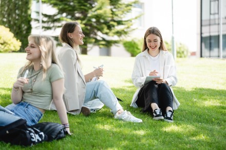 MRU studijų populiarumas šoktelėjo: 2025-aisiais augo tiek bakalauro, tiek magistrantūros stojančiųjų skaičius MRU studijų populiarumas šoktelėjo: 2025-aisiais augo tiek bakalauro, tiek magistrantūros stojančiųjų skaičius