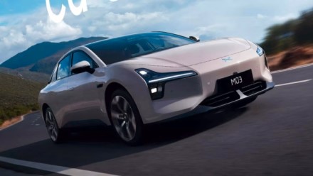 Kinijos elektriniai automobiliai šturmuoja Europą: vietiniams gamintojams jau skamba pavojaus varpai