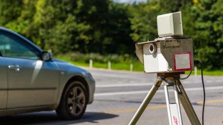 Kaimynų gudrybės, kurios stebina net lietuvius: vairuotojai pergudrauja greičio matuoklių sistemą