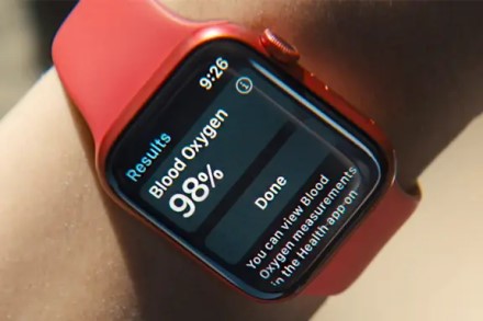 Į „Apple“ išmaniuosius laikrodžius sugrįžo pulso oksimetro funkcija Į „Apple“ išmaniuosius laikrodžius sugrįžo pulso oksimetro funkcija