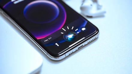 „Apple“ įjungia aukštesnę pavarą: asistentės „Siri“ laukia didžiausia transformacija per visą istoriją